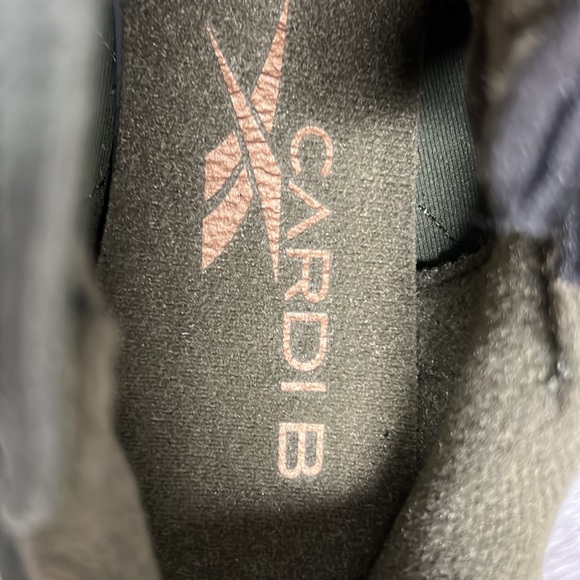 Cardi B x Reebok - Picture 4 of 5